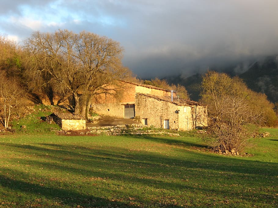 spain, landscape, sky, clouds, trees, house, home, field, grass HD wallpaper