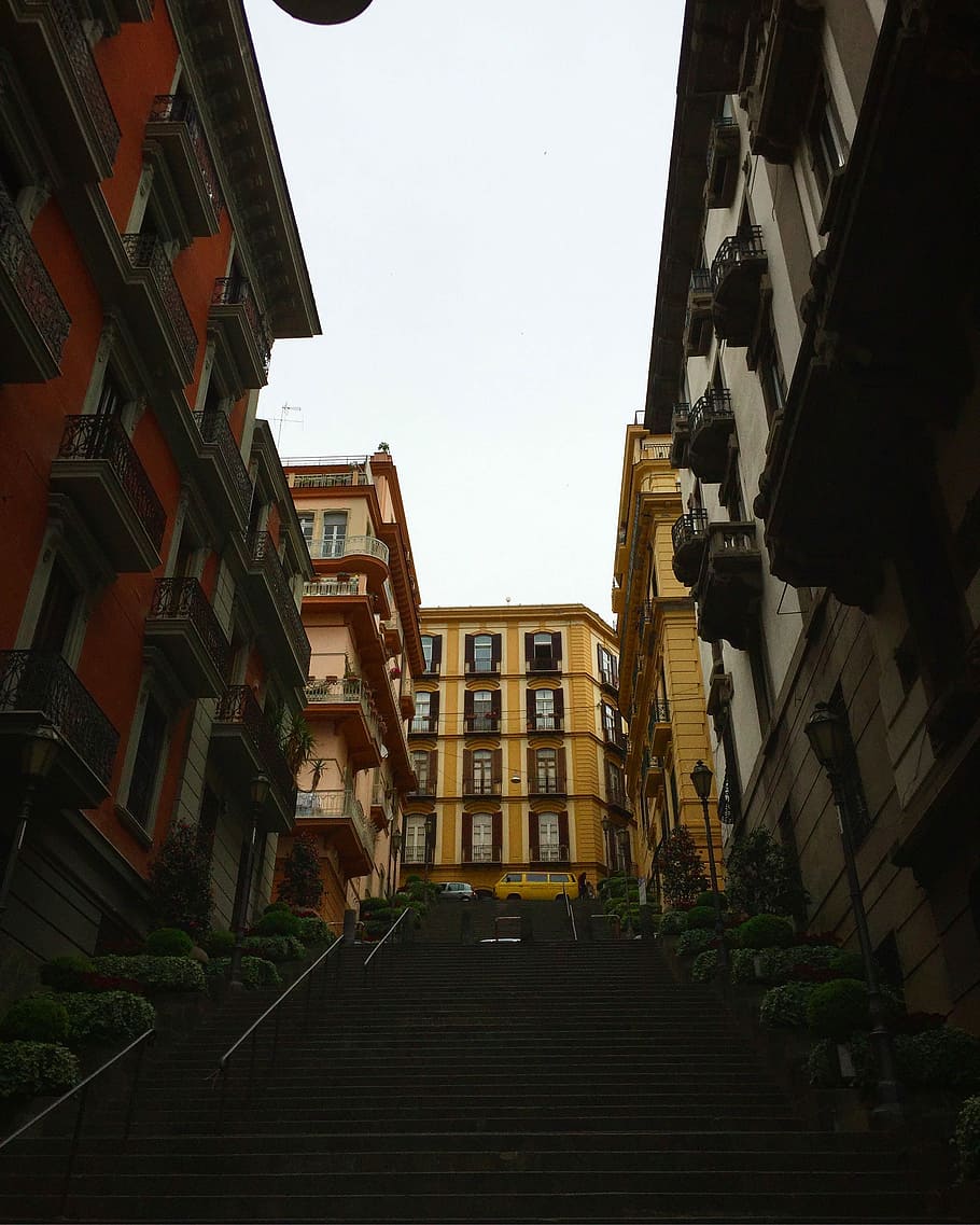 stairs between buildings, couleur, escalier, ecalier, beau HD wallpaper