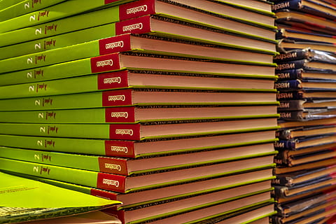 french, books, book stack, back to school, books pile, know HD wallpaper