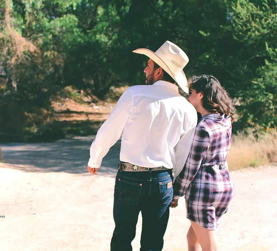 Man Wearing White Dress Shirt And White Cowboy Hat, affection HD wallpaper