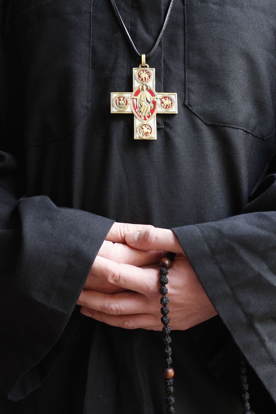 person holding black and brown rosary, monk, church, christianity, HD wallpaper