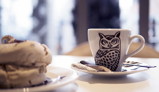 shallow focus photography of ceramic cup on saucer, coffee HD wallpaper