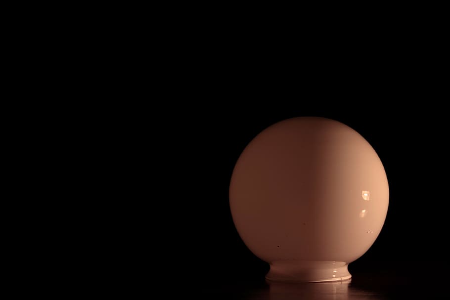 focus, lamp, light, black background, single object, copy space HD wallpaper