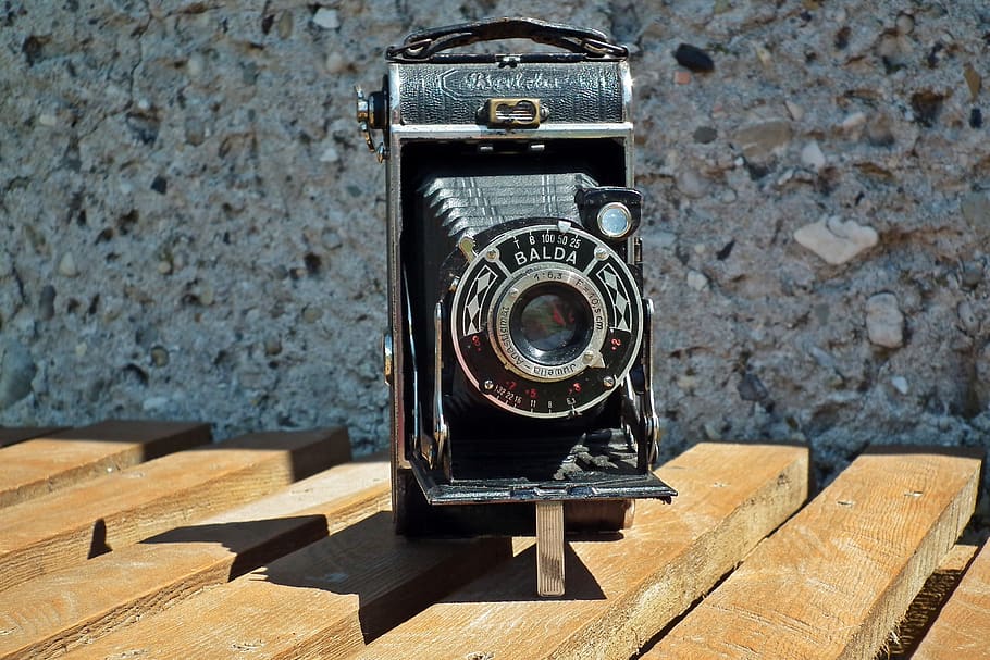 camera, retro, photo, old camera, monument, technology, wood - material HD wallpaper