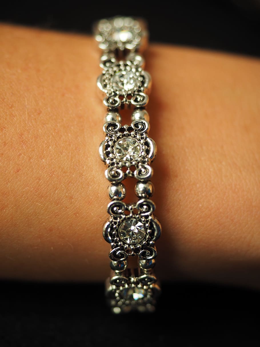 Bracelet, Bangle, Jewellery, Silver, diamonds, gems, valuable HD wallpaper