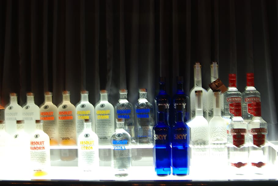 bar, vodka, alcohol, drinks, cocktail, bottle, container, large group of objects HD wallpaper