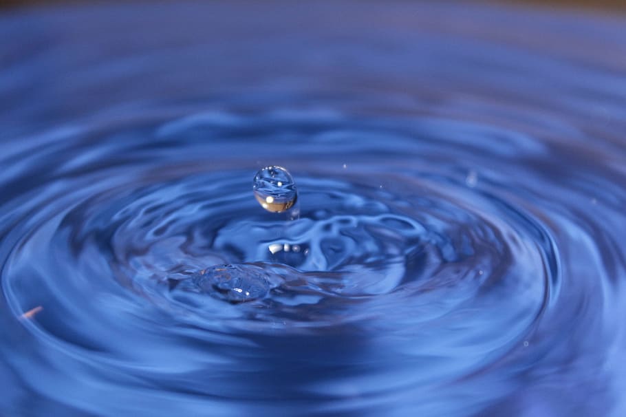 water droplet dropping on water, drip, liquid, blue, wave, rippled HD wallpaper