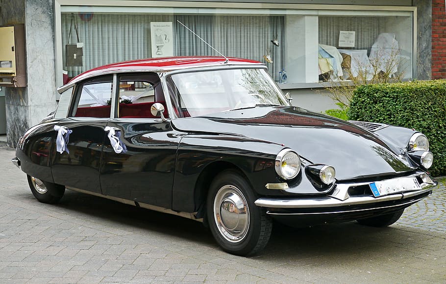 classic black sedan parked outdoor during daytime, citroen, ds19