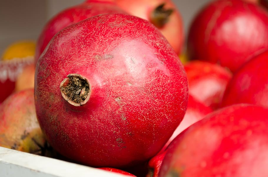 pomegranate fruit, red, freshness, food, ripe, organic, healthy Eating HD wallpaper