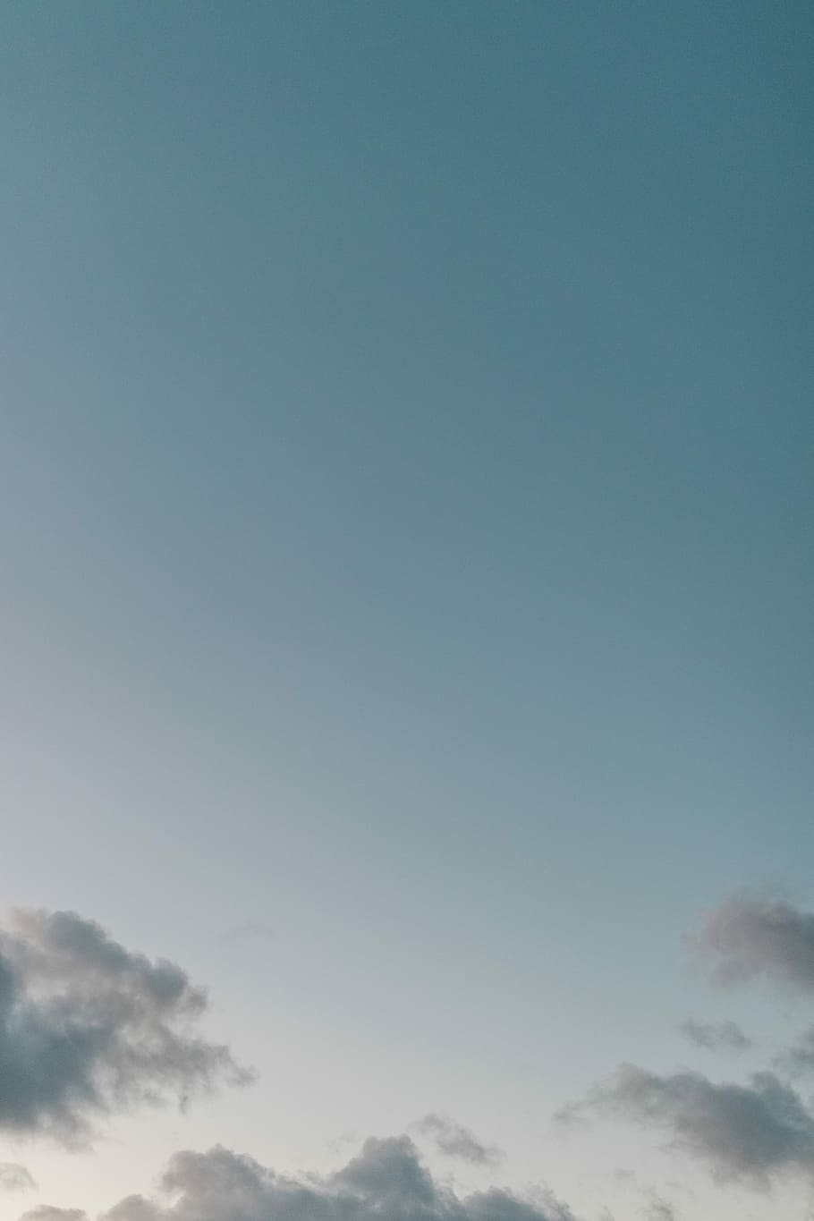 white clouds, blue cloudy sky, gradient, beauty in nature, tranquility HD wallpaper