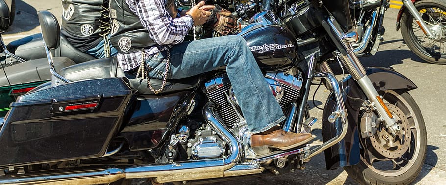man riding black touring motorycle, harley davidson, transport, HD wallpaper