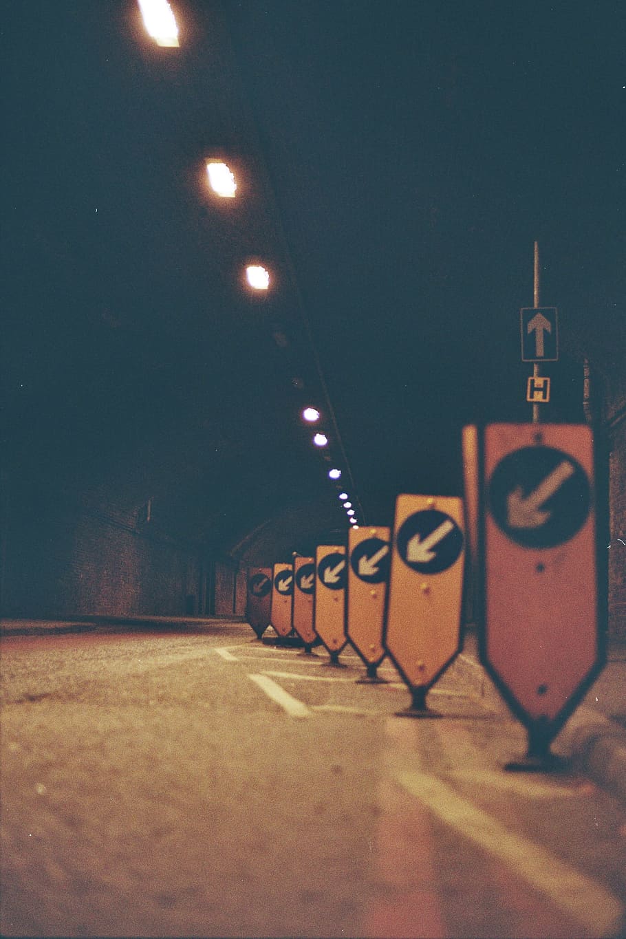brown wooden arrow left road signage lot, photo, yellow, street HD wallpaper