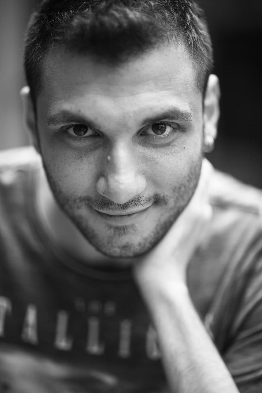 grayscale photo of a man, male, handsome, human, model, portrait HD wallpaper