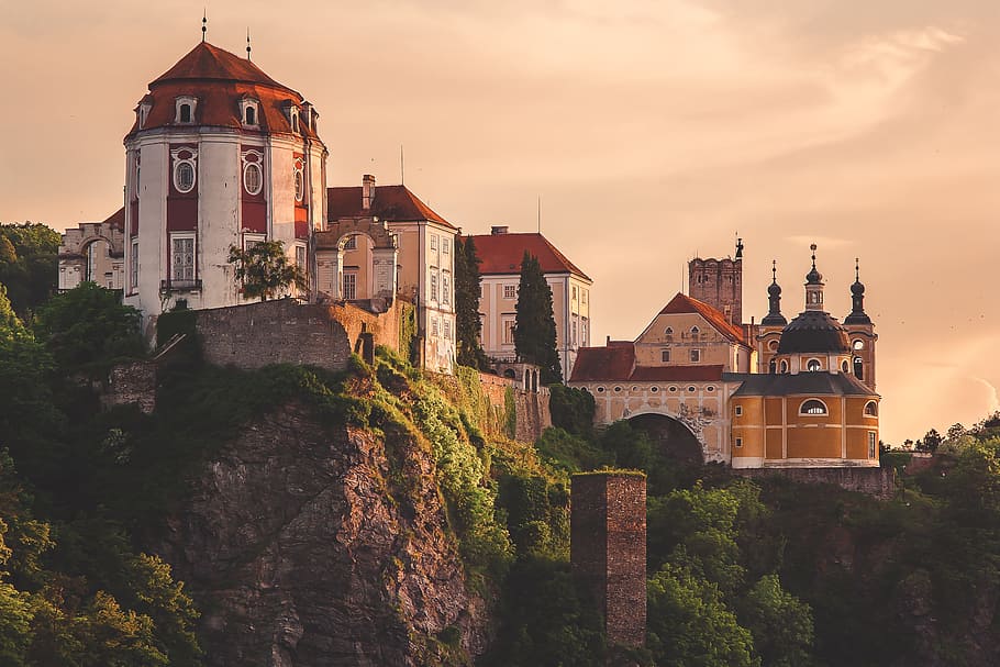 white painted wall mansion, castle, mountain, sunset, dome HD wallpaper