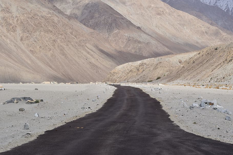 road, desert, mountains, leh, ladakh, kashmir, hundar, india