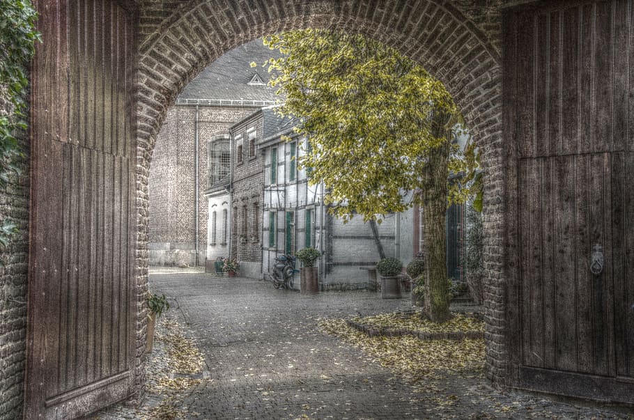painting of opened gate displaying white 2-storey house, architecture HD wallpaper