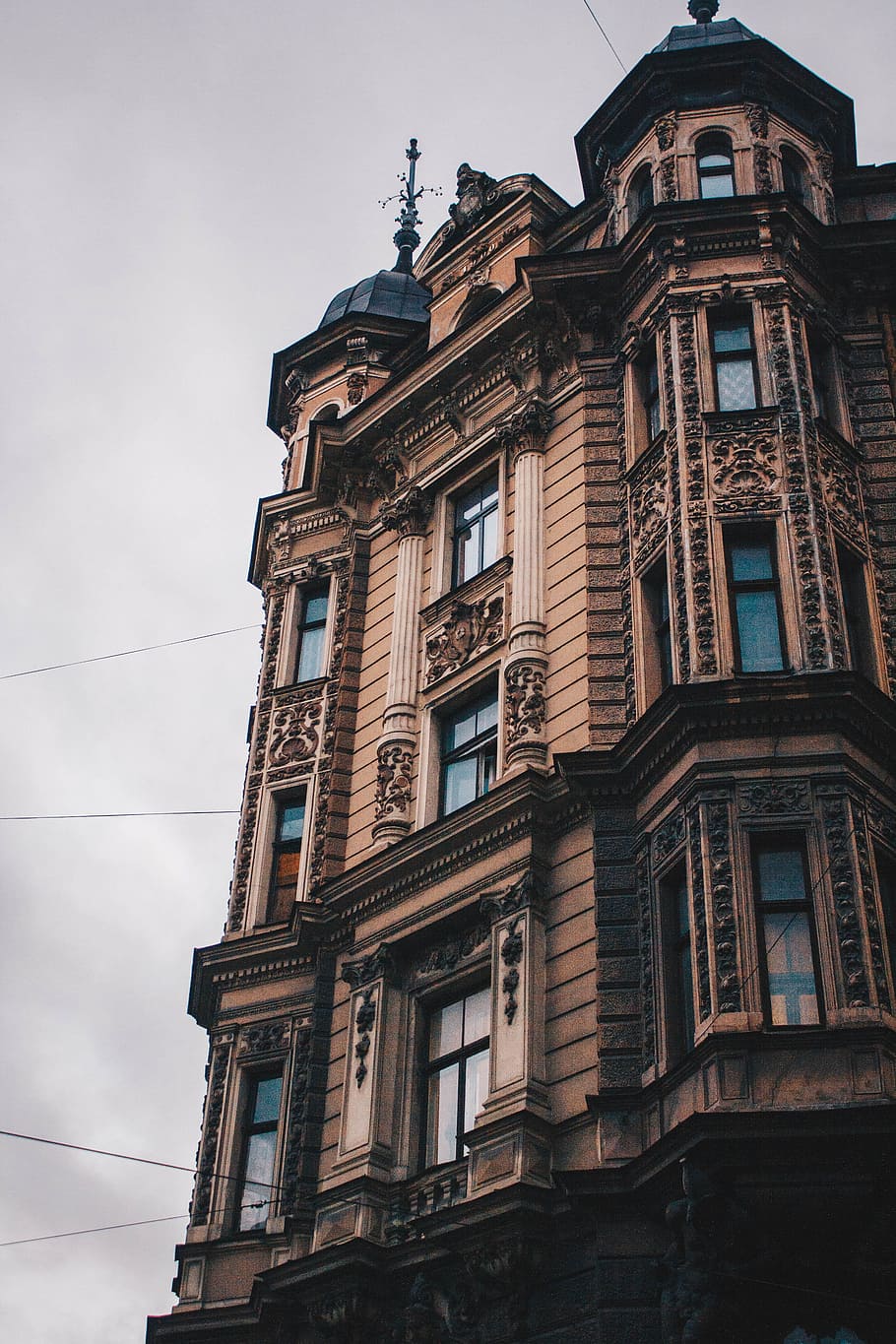 Brown Concrete Apartment Building, ancient, architecture, city HD wallpaper
