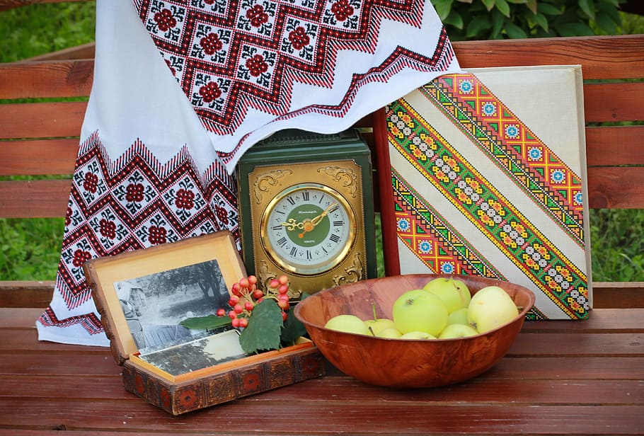 apples, embroidery, nature, spring, leaves, tree, ukraine, traditions HD wallpaper