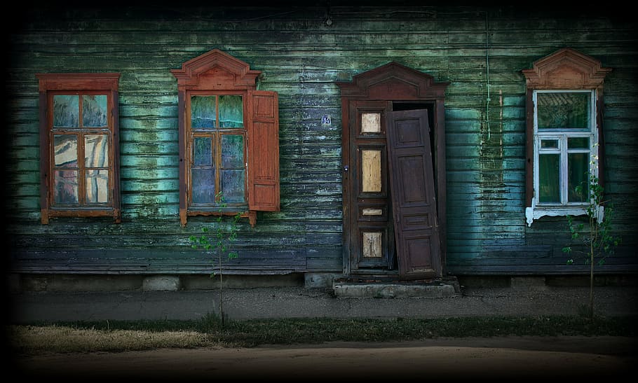green wooden house with brown wooden door, window, architecture HD wallpaper