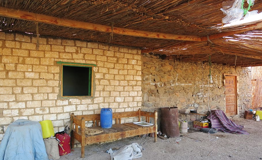nomadic village, desert, clutter, a mess, jumble, home, garbage HD wallpaper