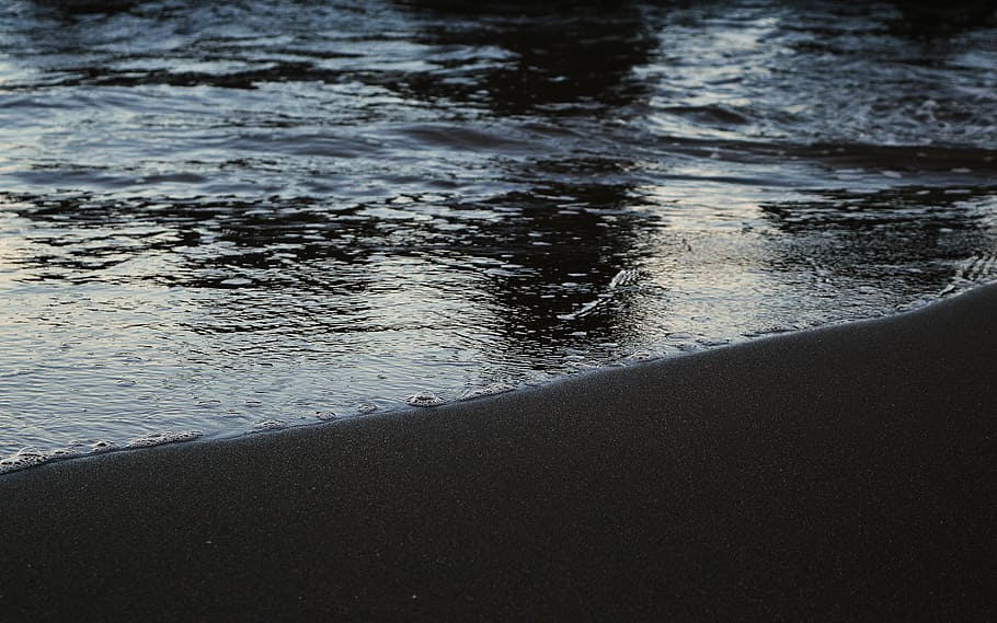 long exposure photography of body of water, seashore at daytime HD wallpaper