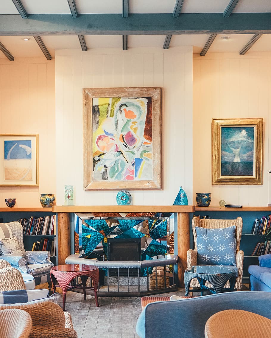 Hell Bay Hotel, Bryher, multicolored abstract painting on wall HD wallpaper