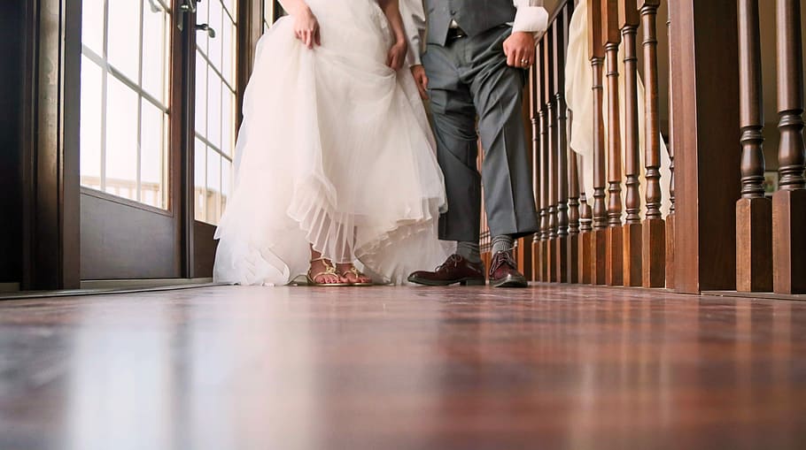 men and women's wedding outfits, woman in white gown, bride, groom HD wallpaper