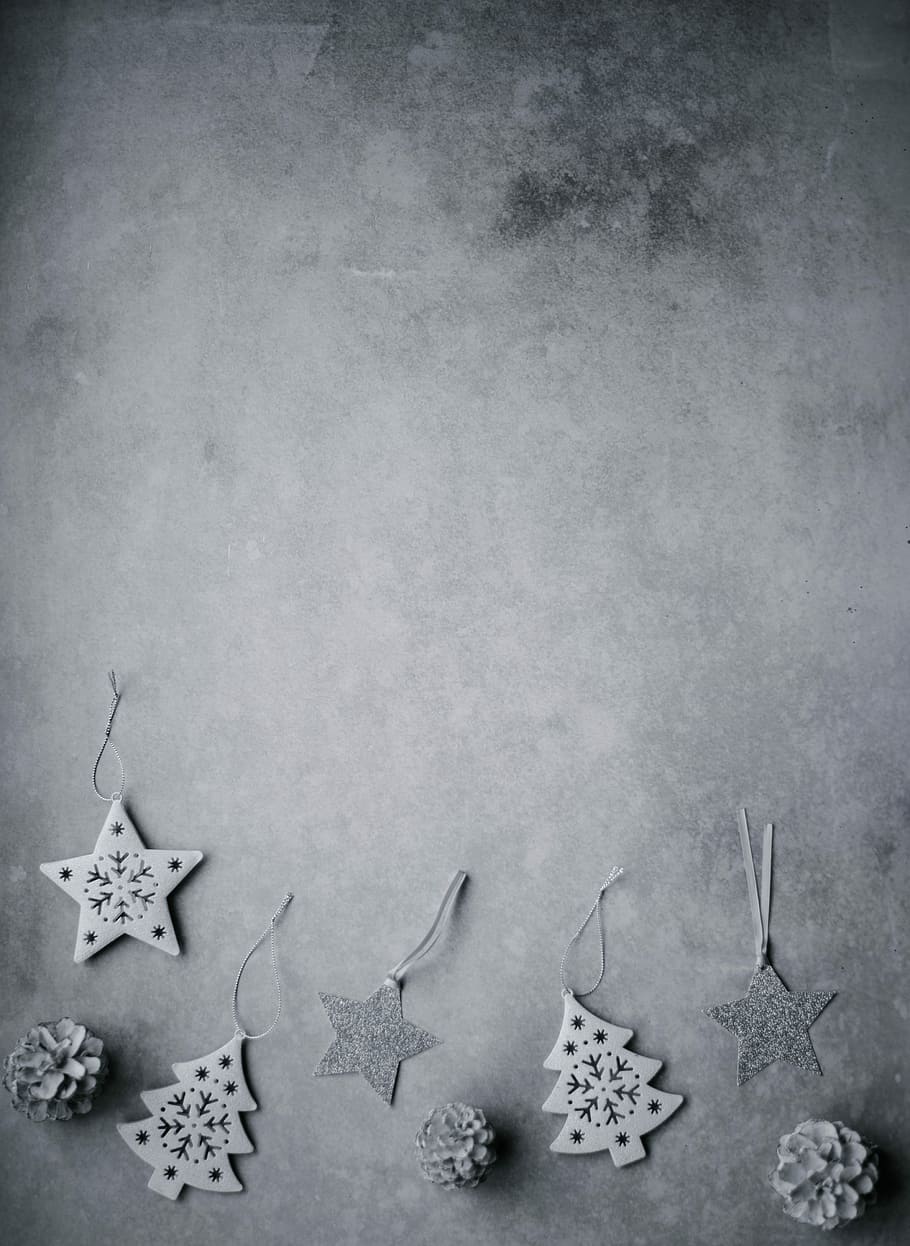 grayscale photo of ornaments, Christmas ornament on gray surface HD wallpaper