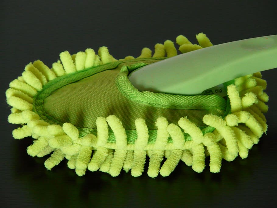 green push brush, feather duster, dusting, wall brush, staubbesen HD wallpaper