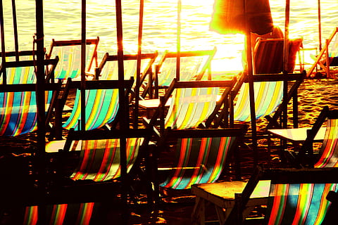 assorted-color lounge chair near sea at daytime, deckchairs HD wallpaper