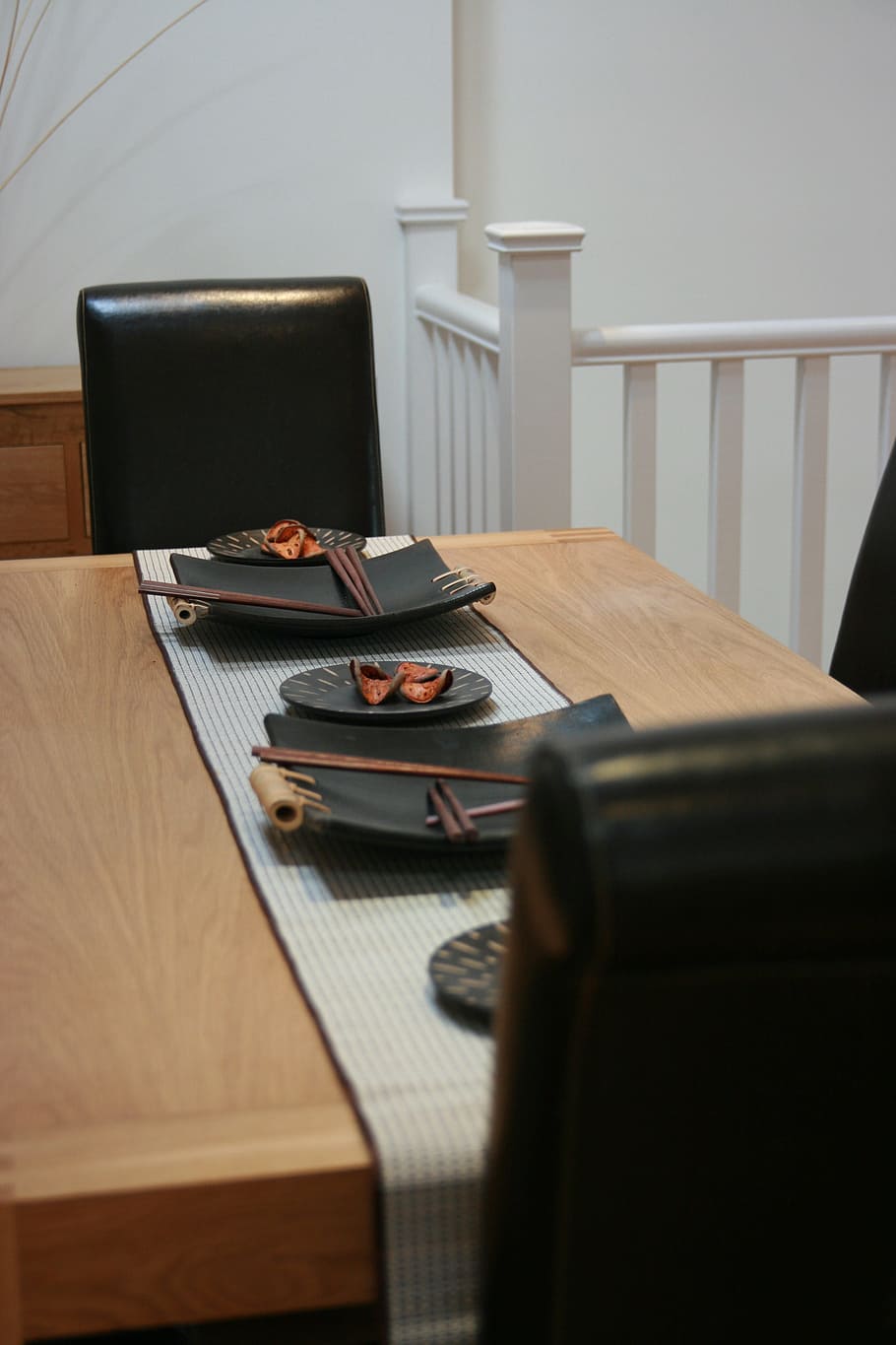 table, dine, dining, home, setting, food, plate, interior, design HD wallpaper
