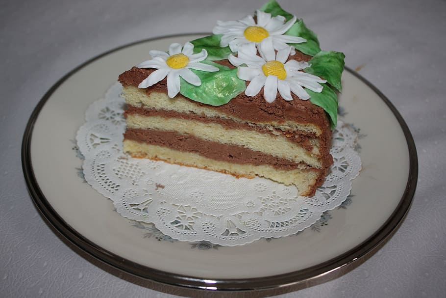 Cake, Chamomile, Truffle, sweet food, food and drink, plate HD wallpaper