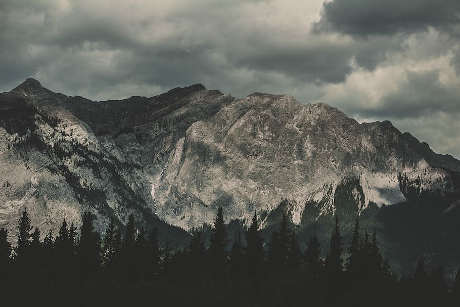 gray mountain under cloudy sky, mountain covered by snow, tree HD wallpaper