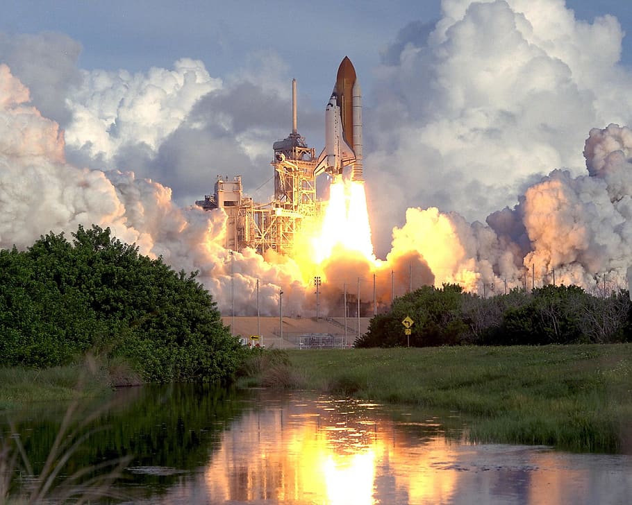 white rocketship, atlantis space shuttle, launch, reflection HD wallpaper
