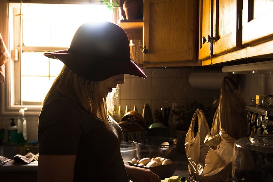 house, kitchen, indoor, interior, people, girl, female, coooking HD wallpaper