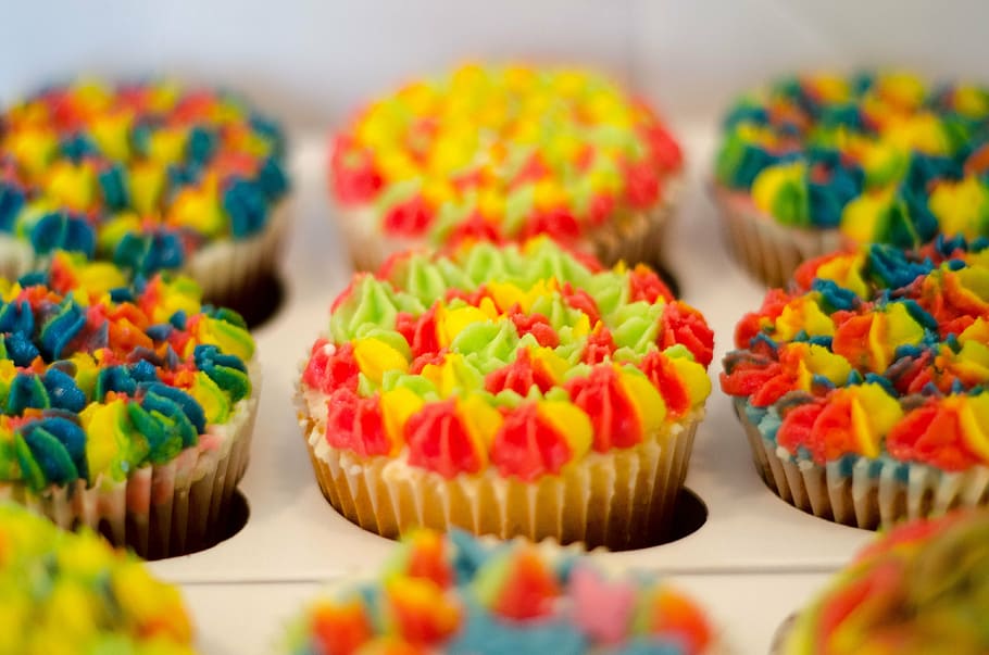 cupcake, cream, bakery, dessert, food, sweet Food, icing, multi Colored HD wallpaper