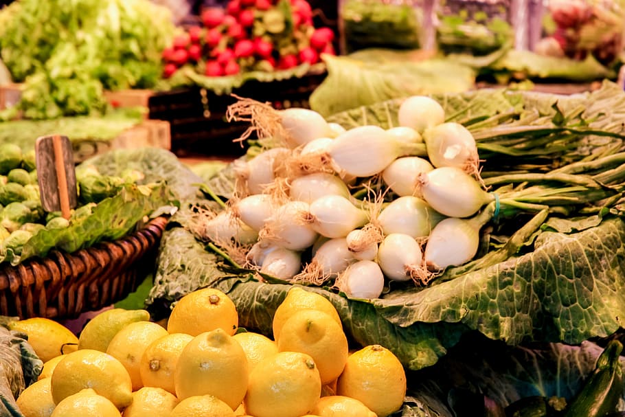 white onions near yellow round fruits photo, vegetables, market HD wallpaper