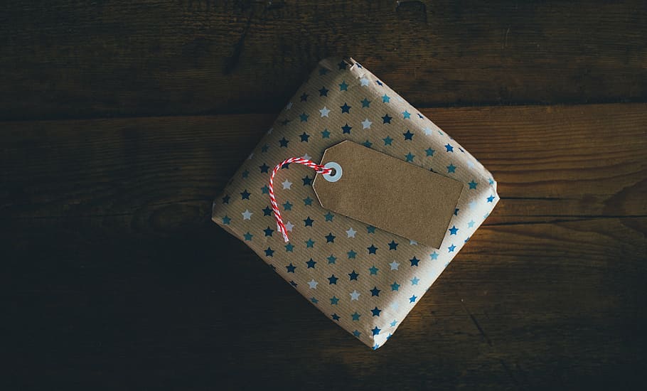 card, gift, gift wrap, paper, present, wood, wood - Material HD wallpaper