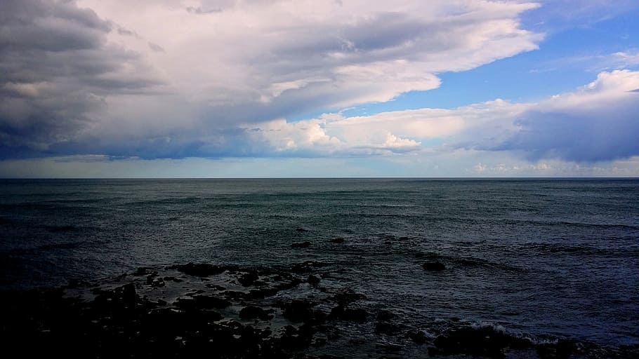 sea, clouds, storm, sky, blue, grey, leftovers, beach, rocks HD wallpaper