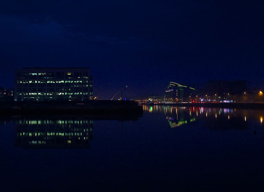 sea, night, water, dublin, reflections, architecture, building exterior HD wallpaper