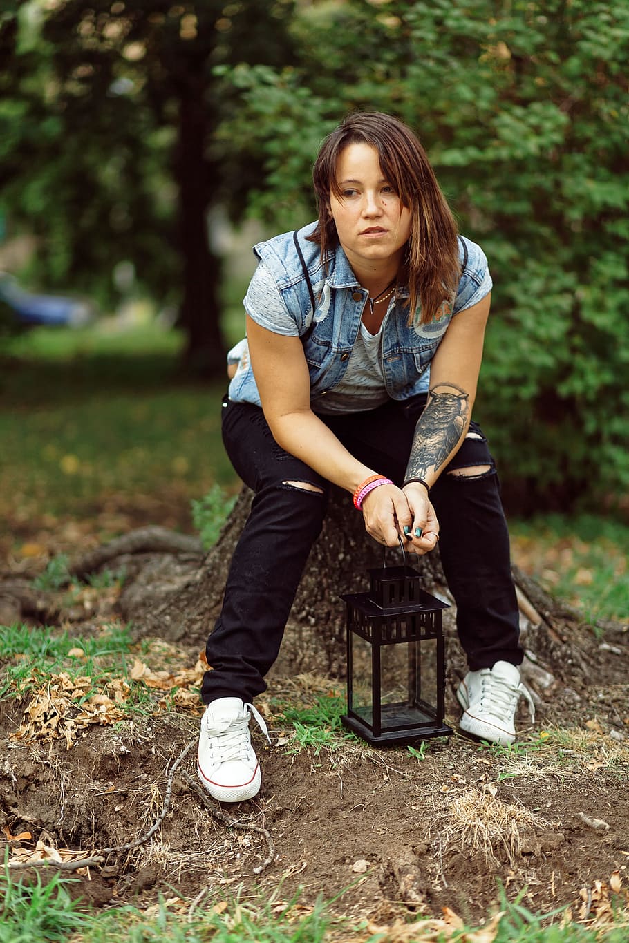 girl, thinking, natural, lantern, black, tattoo, sitting, tree stump HD wallpaper