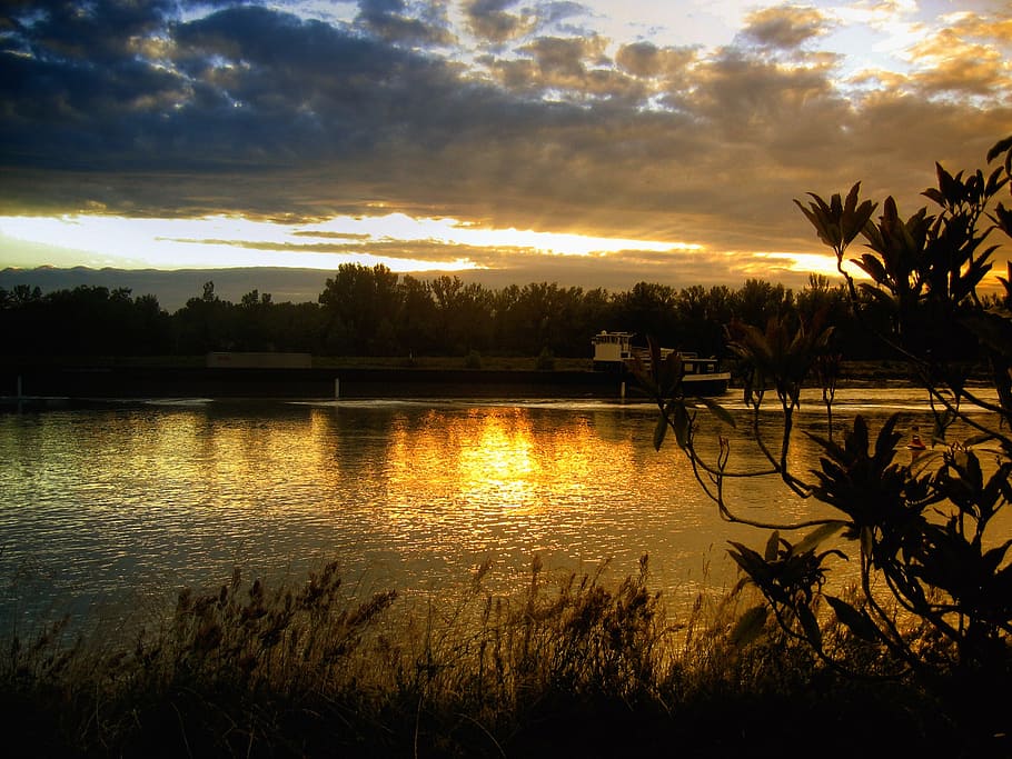 boat traveling on body of water during sunset, river, beautiful HD wallpaper