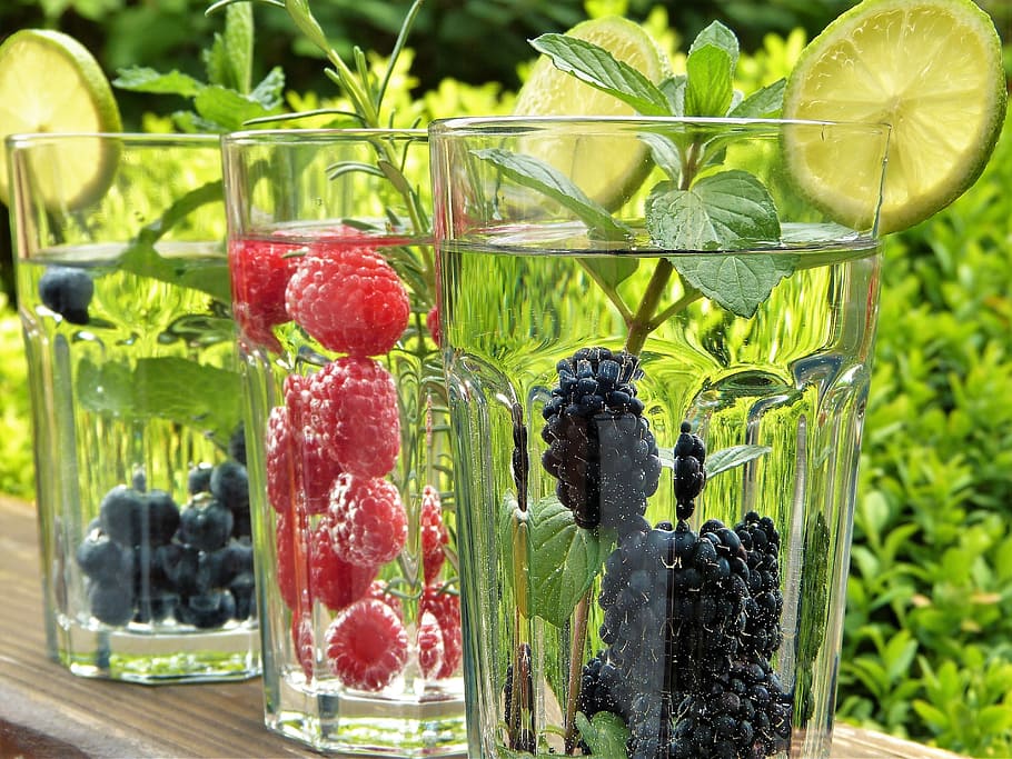 clear drinking glasses filled with fruits, blackberry, raspberry, HD wallpaper