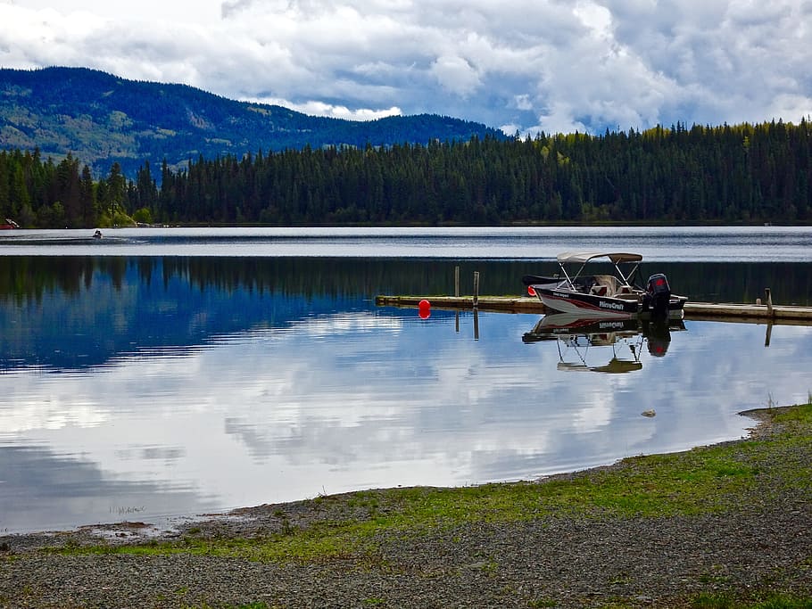 lake, tranquil, nature, water, scenery, peaceful, boat, natural HD wallpaper