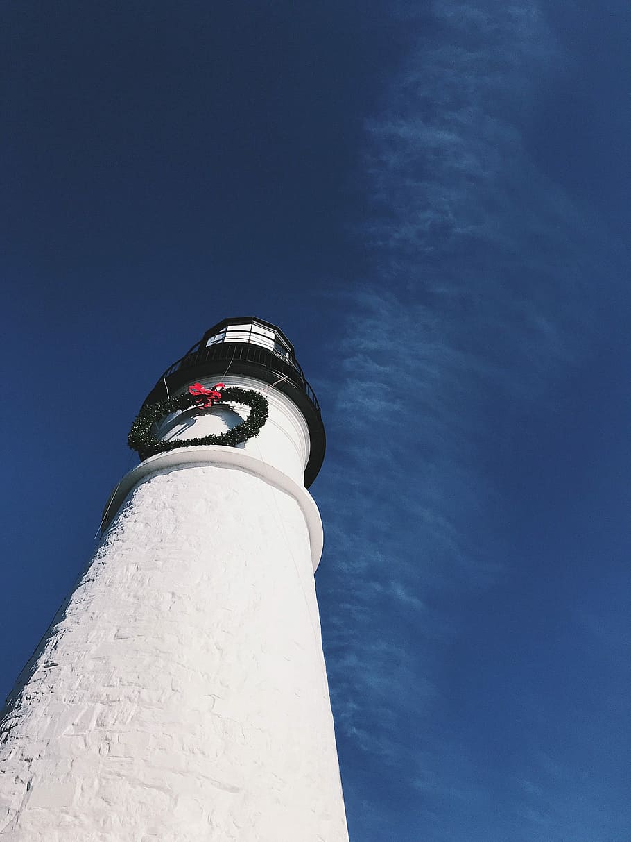 Sky Bluer than the Sea, architectural of white concrete tower HD wallpaper