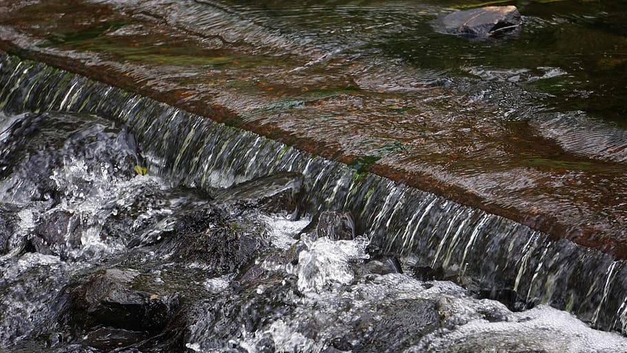 a small waterfall, water runoff, spatter, flowing water, motion HD wallpaper