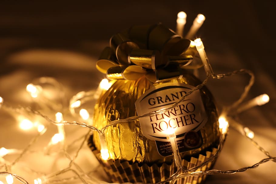 Grand Ferrero Rocher Bauble, big, blur, bokeh, bright, candy