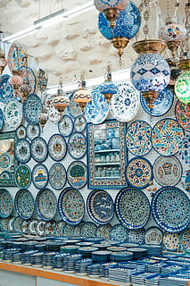 ceramic ornament lot, assorted pendant lamps near decorative plates HD wallpaper