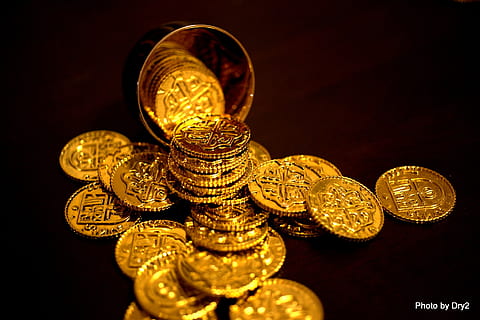 bitcoin-coins-gold-money-thumbnail.jpg