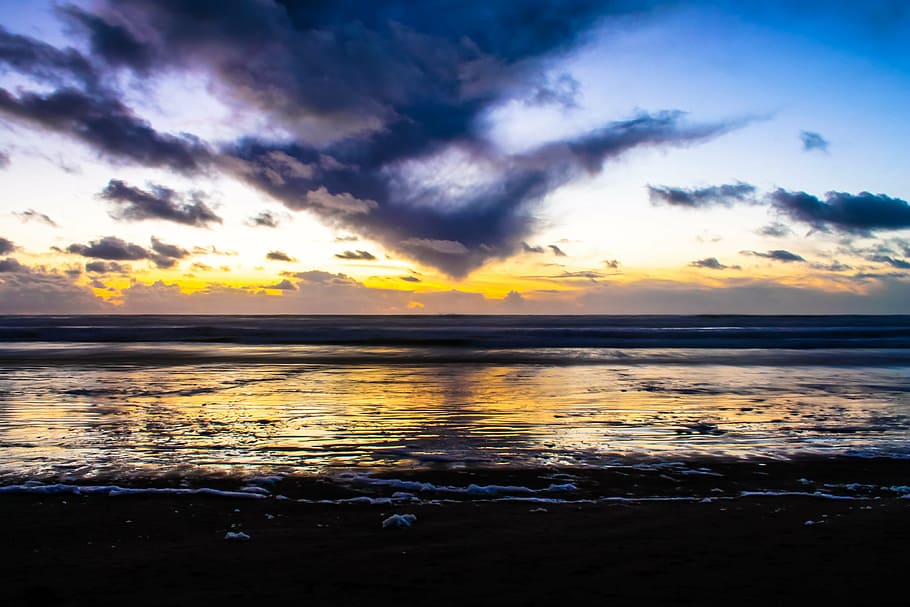 shoreline under white and blue sky at daytime, sunset, pacifico HD wallpaper